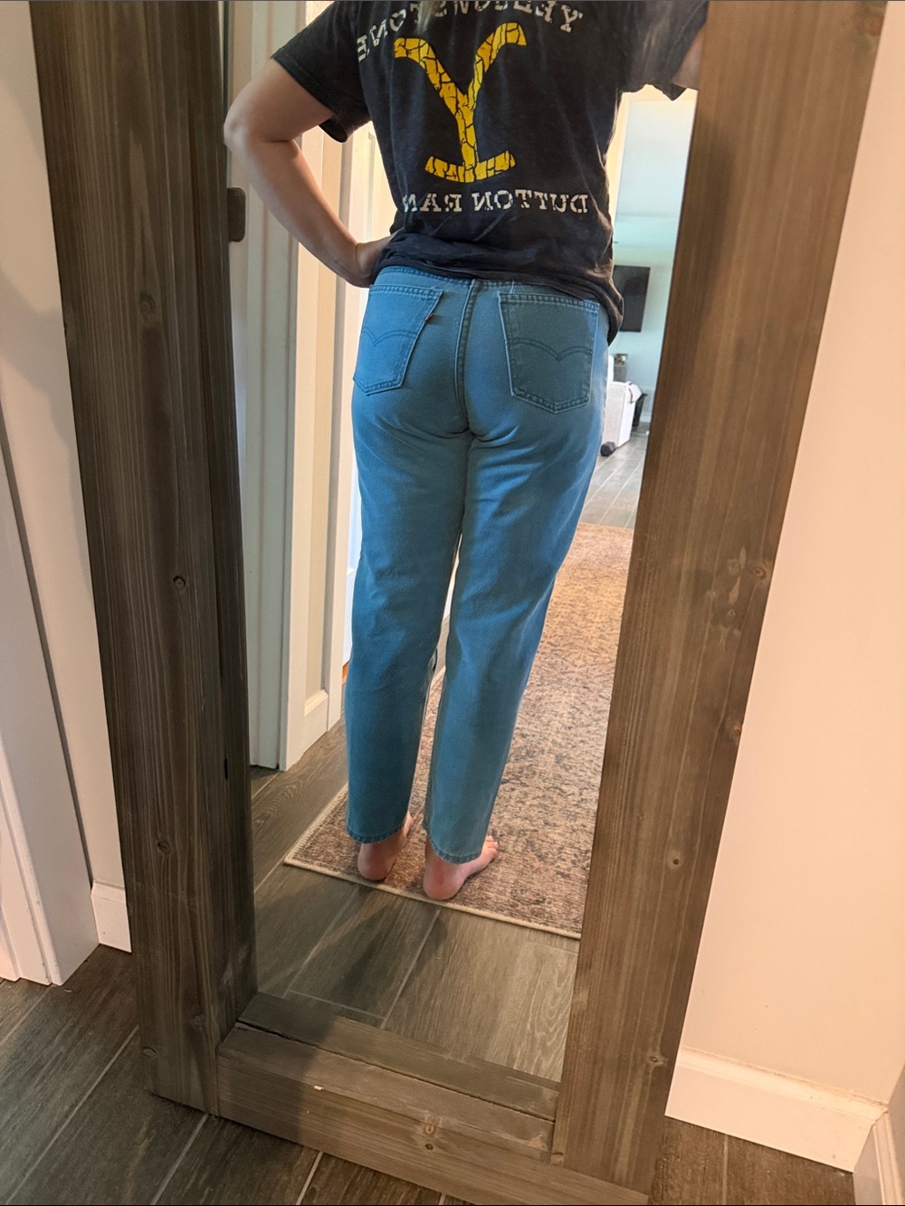 Vintage Levi’s 550 High-Rise Light Blue Jeans - Picture 2 of 5
